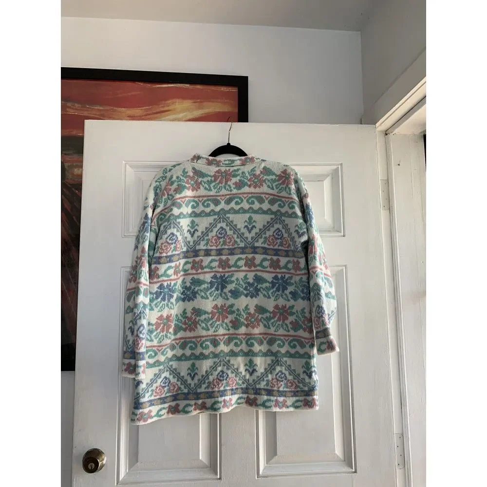 DANA SCOTT WOMEN‎ LARGE  FLORAL SWEATER PASTEL cottage vintage winter white blue